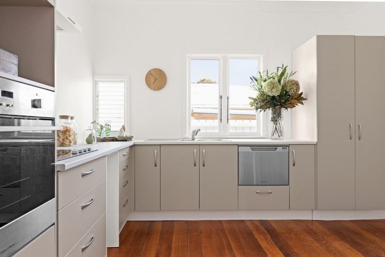 Photo of property in 14 Savage Crescent, Marewa, Napier, 4110