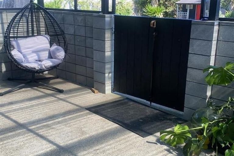 Photo of property in 3a Marchant Place, Westown, New Plymouth, 4310