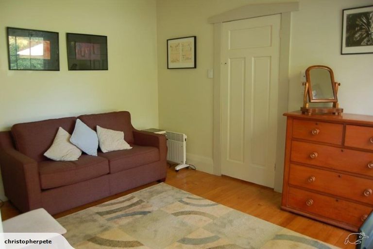 Photo of property in 106 Station Road, Kumeu, 0891