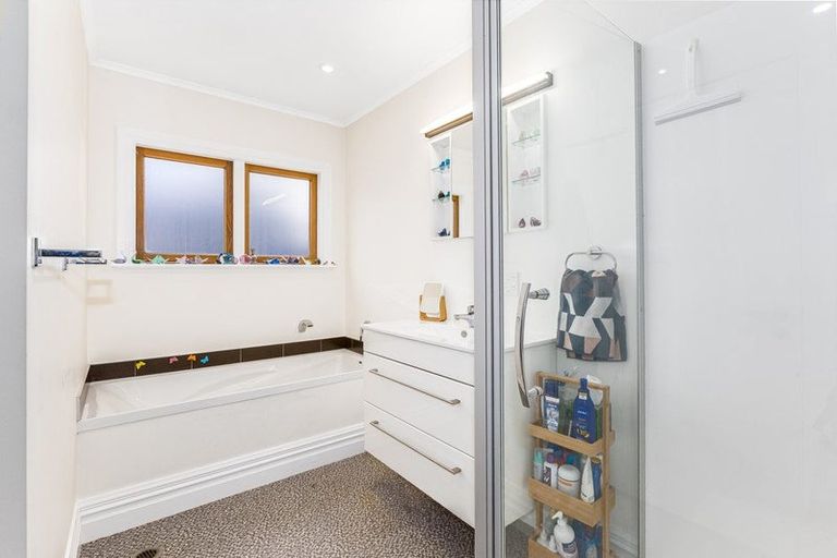 Photo of property in 69 Herald Street, Berhampore, Wellington, 6023