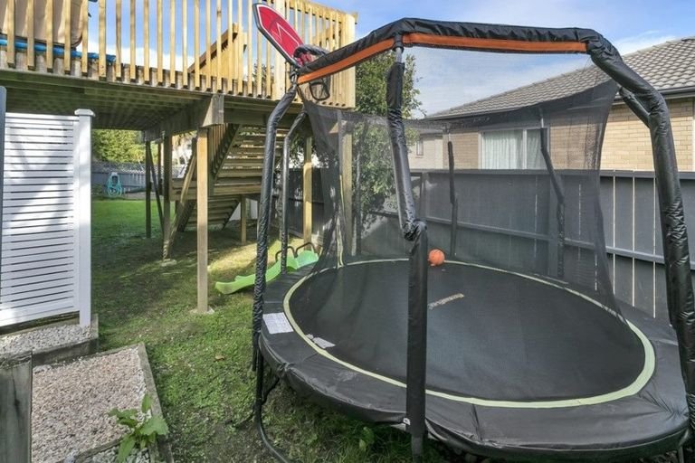 Photo of property in 2/622 East Coast Road, Pinehill, Auckland, 0630