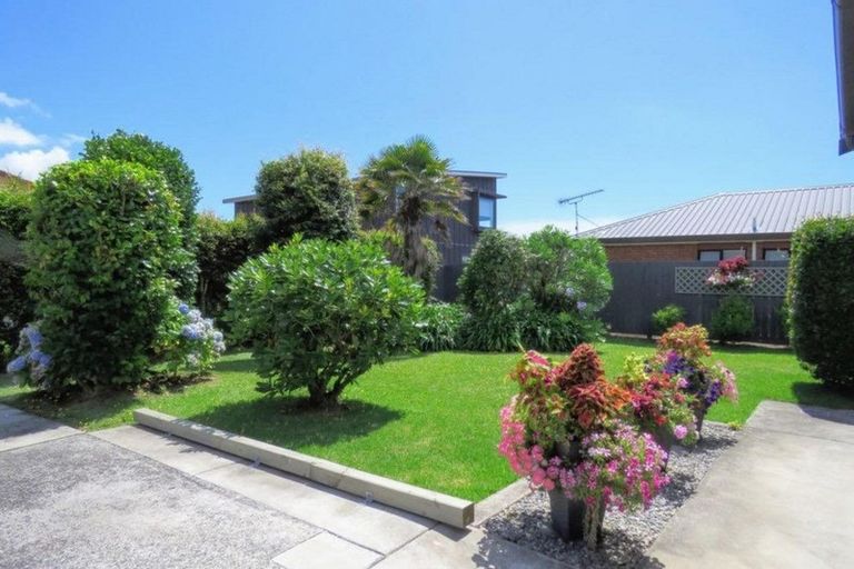 Photo of property in 2/127 Centreway Road, Orewa, 0931