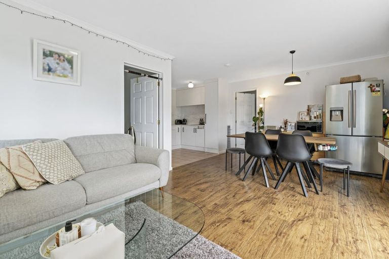 Photo of property in 27 Ian Marwick Place, Birkenhead, Auckland, 0626