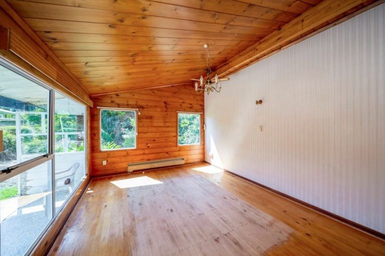 Photo of property in 42 Saxton Road, Upper Vogeltown, New Plymouth, 4371