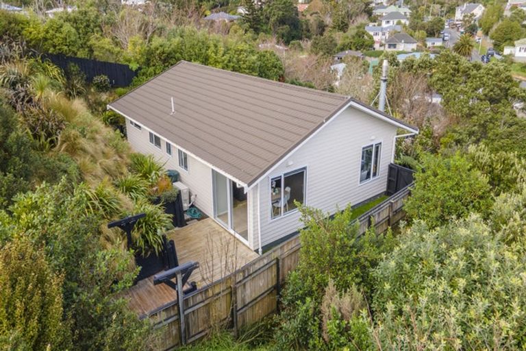 Photo of property in 13 Wakely Road, Newlands, Wellington, 6037