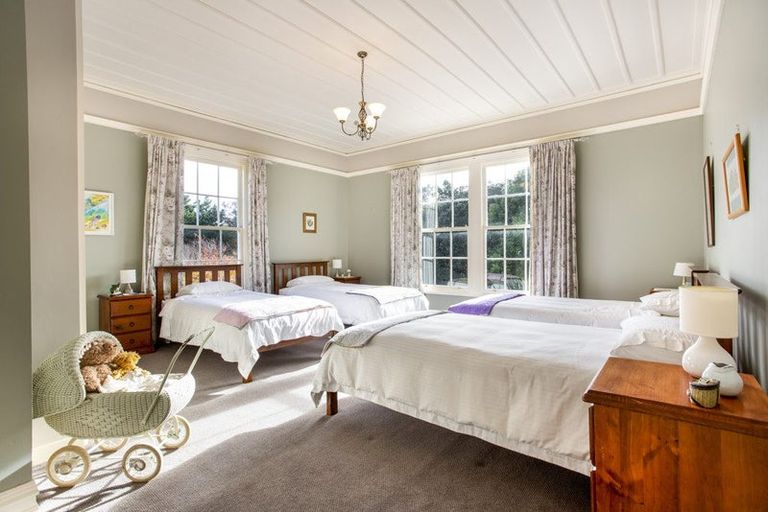 Photo of property in 26 Crosland Road, South Head, Helensville, 0874