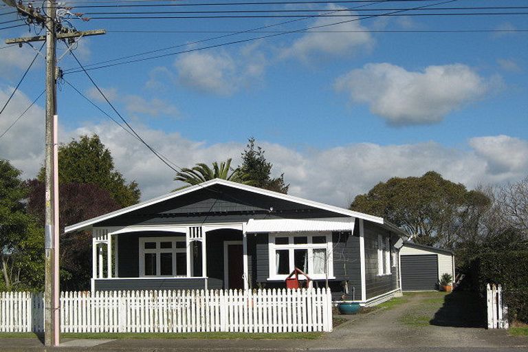 Photo of property in 14 Francis Drake Street, Waipukurau, 4200