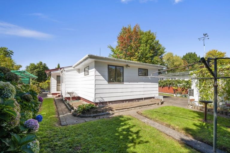 Photo of property in 16 Patikura Place, Turangi, 3334