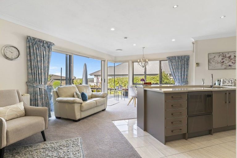 Photo of property in 17 Acacia Bay Road, Nukuhau, Taupo, 3330