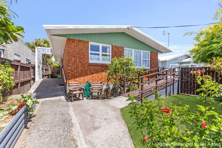 Photo of property in 10 Vogel Street, Fitzroy, New Plymouth, 4312