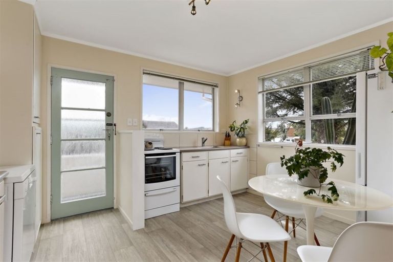 Photo of property in 1/23 Poinsettia Place, Henderson, Auckland, 0610