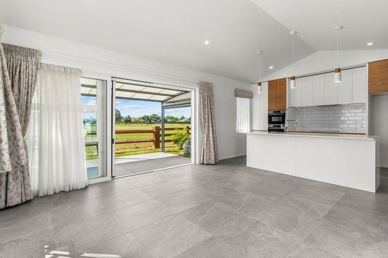 Photo of property in 1 Kermadec Crescent, Waipu, 0510