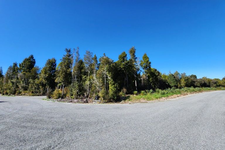 Photo of property in 2 Harrison Place, Kumara Junction, 7882