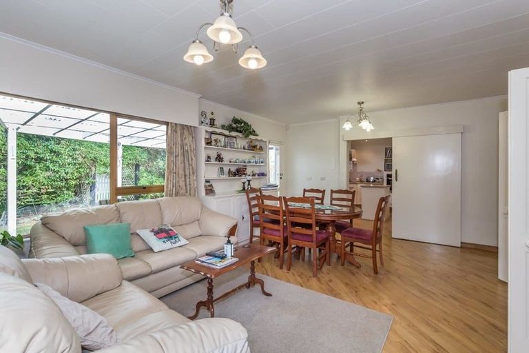 Photo of property in 470 Tararua Road, Levin, 5571