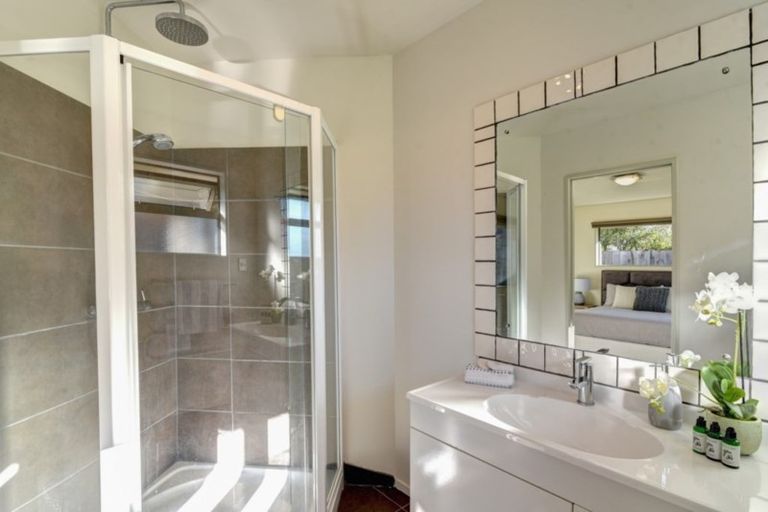 Photo of property in 65 Howards Drive, Lake Hayes, Queenstown, 9304