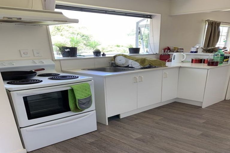 Photo of property in 32 Sandgate Avenue, Botany Downs, Auckland, 2010