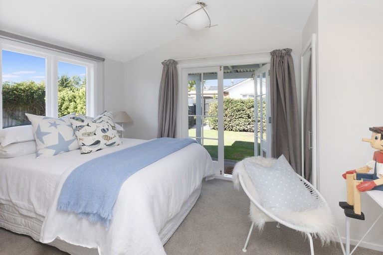 Photo of property in 16 Brenchley Avenue, Strowan, Christchurch, 8052