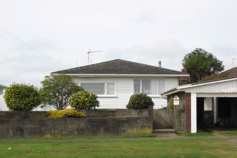 Photo of property in 25 Raleigh Street, Waitara, 4320