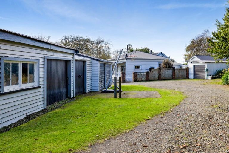 Photo of property in 295 Skinner Road, Bird Road, Stratford, 4393