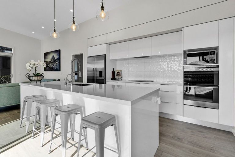 Photo of property in 24 Kotare Drive, Waiwhakaiho, New Plymouth, 4312