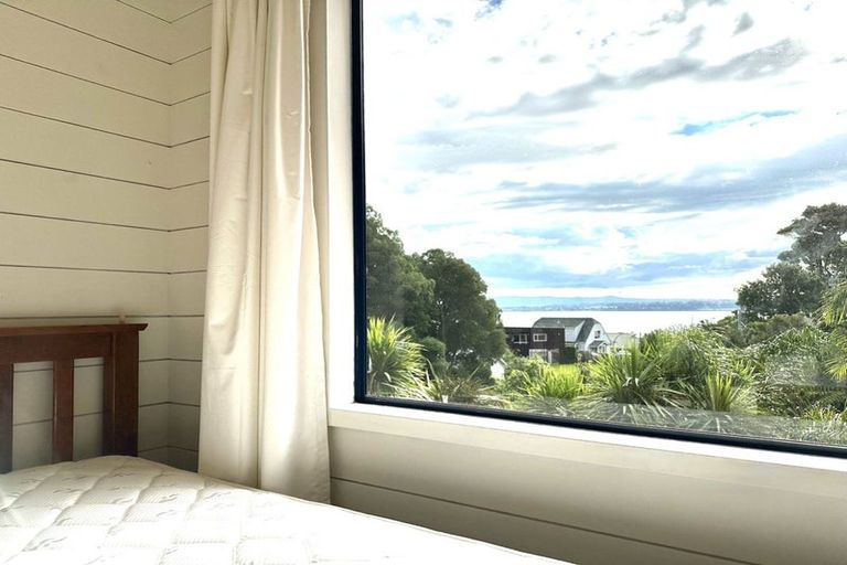 Photo of property in 98 Hadfield Street, Beach Haven, Auckland, 0626