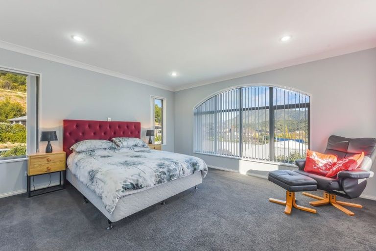 Photo of property in 5 Fantail Heights, Picton, 7220
