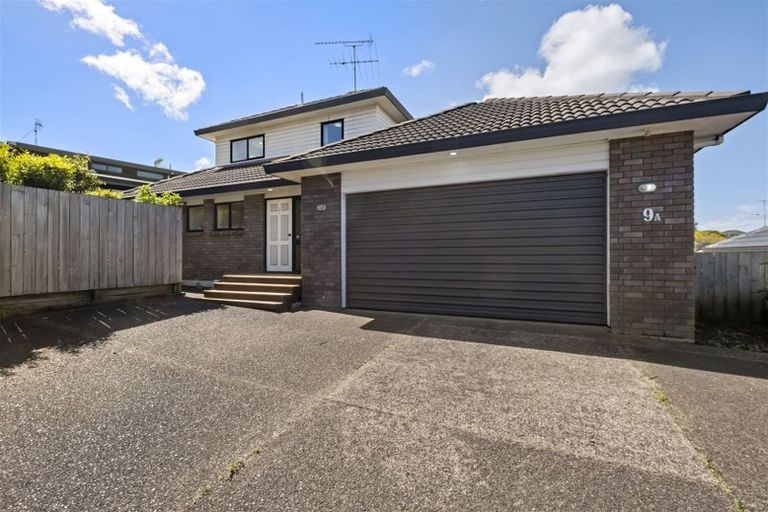 Photo of property in 1/9 Kells Place, Botany Downs, Auckland, 2010
