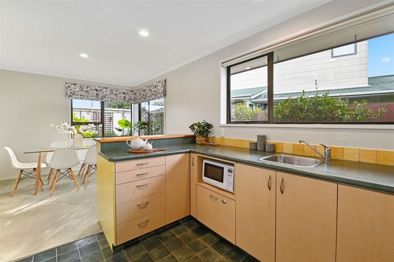 Photo of property in 2/32 Cotswold Avenue, Bishopdale, Christchurch, 8053