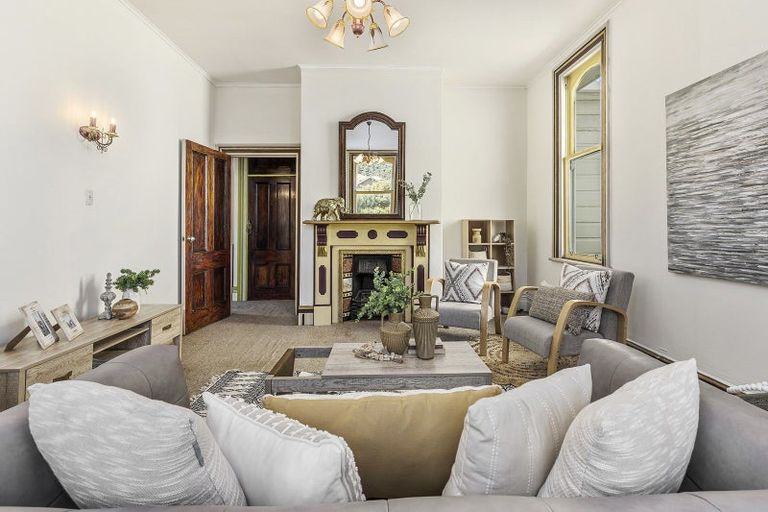 Photo of property in 18 Portland Crescent, Thorndon, Wellington, 6011