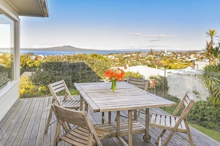 Photo of property in 131 East Coast Road, Castor Bay, Auckland, 0620