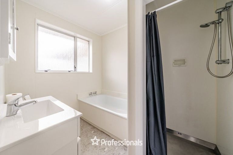 Photo of property in 15b Pencarrow Crescent, Wainuiomata, Lower Hutt, 5014