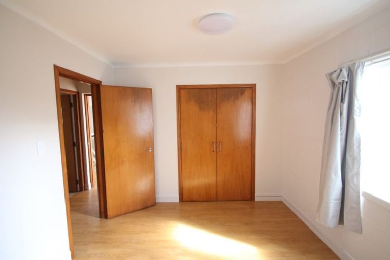 Photo of property in 10 Kereru Street, Henderson, Auckland, 0612