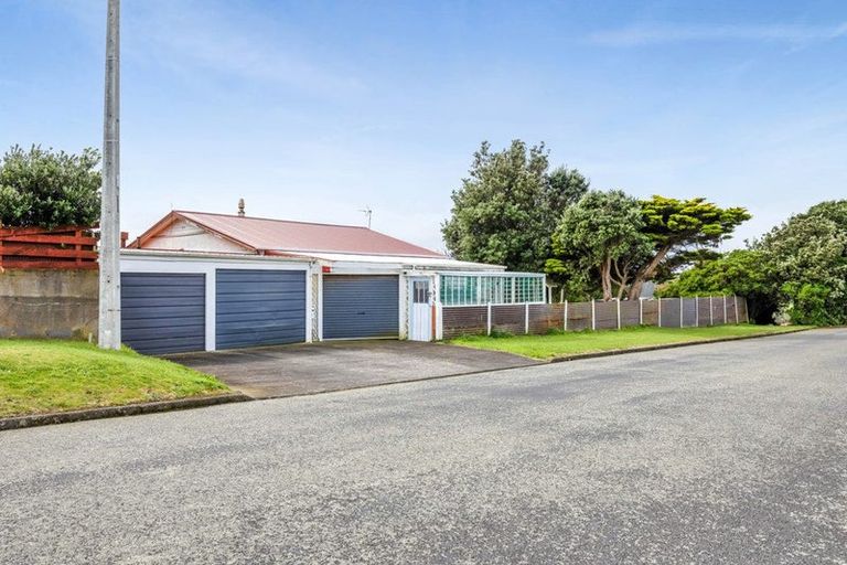 Photo of property in 32 Norfolk Street, Patea, 4520