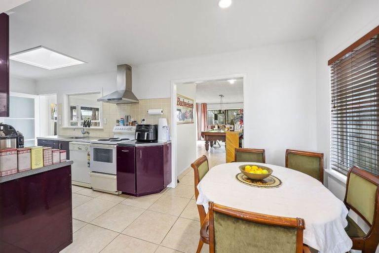 Photo of property in 44 Farquhar Road, Glendene, Auckland, 0602
