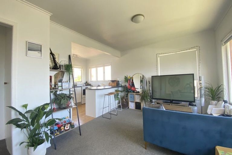 Photo of property in 3/6 Corrella Road, Belmont, Auckland, 0622