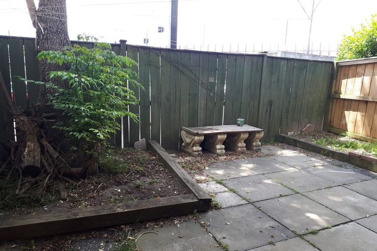 Photo of property in Krisley Court, 7/6 Ambrico Place, New Lynn, Auckland, 0600