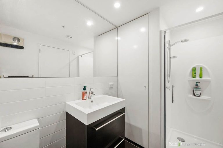 Photo of property in Nouvo Apartments, 1d/21 Rugby Street, Mount Cook, Wellington, 6021
