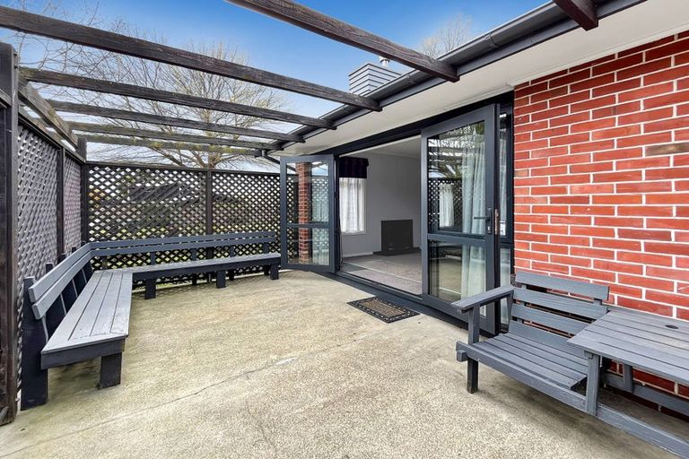 Photo of property in 17 Burnside Crescent, Burnside, Christchurch, 8053