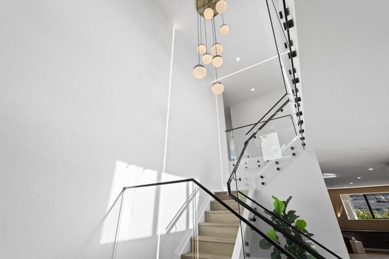 Photo of property in 8 Kumukumu Road, Long Bay, Auckland, 0630