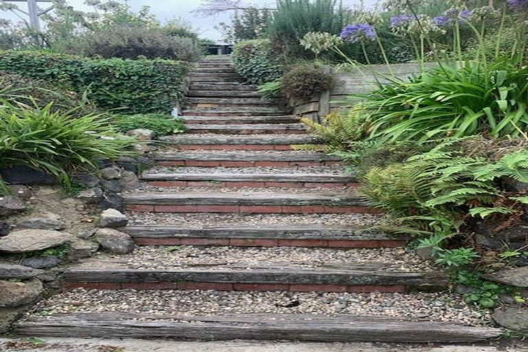 Photo of property in 9 Ticehurst Road, Lyttelton, 8082