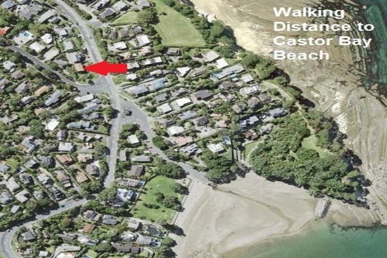 Photo of property in 1/84 Beach Road, Castor Bay, Auckland, 0620