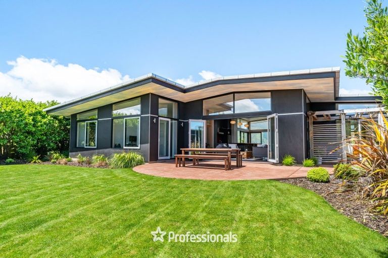 Photo of property in 12 Mount Marua Way, Timberlea, Upper Hutt, 5018