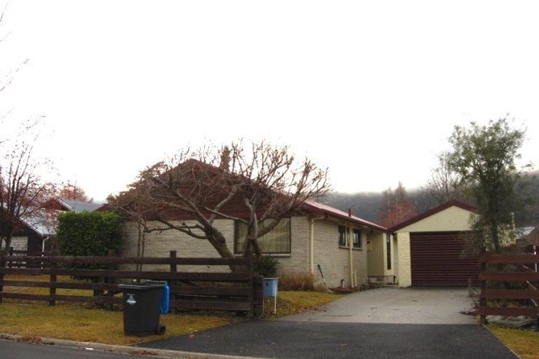 Photo of property in 5 Reid Crescent, Arrowtown, 9302