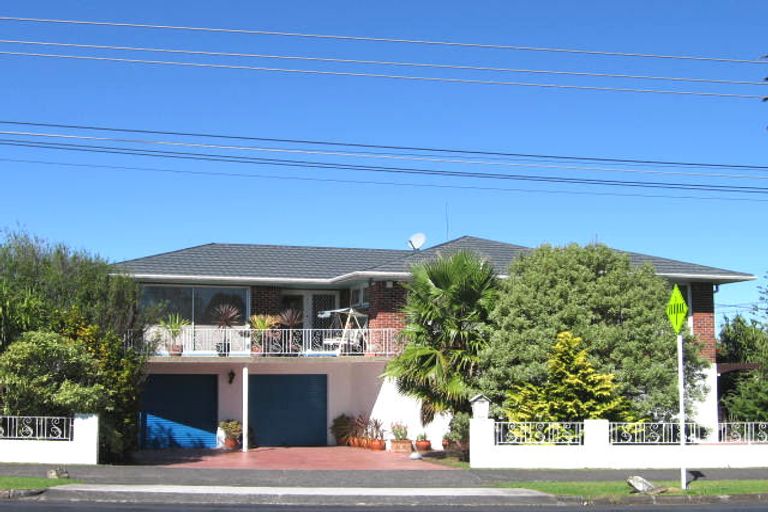 Photo of property in 13 Te Atatu Road, Te Atatu South, Auckland, 0610