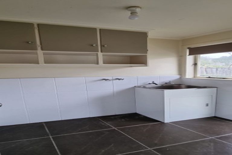 Photo of property in 2 Graham Collins Drive, Windsor Park, Auckland, 0632