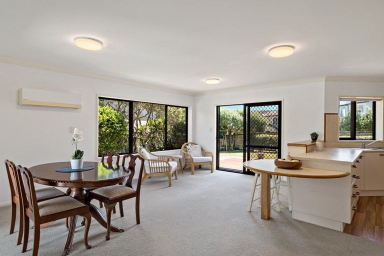 Photo of property in 31 Gilberd Place, Torbay, Auckland, 0630