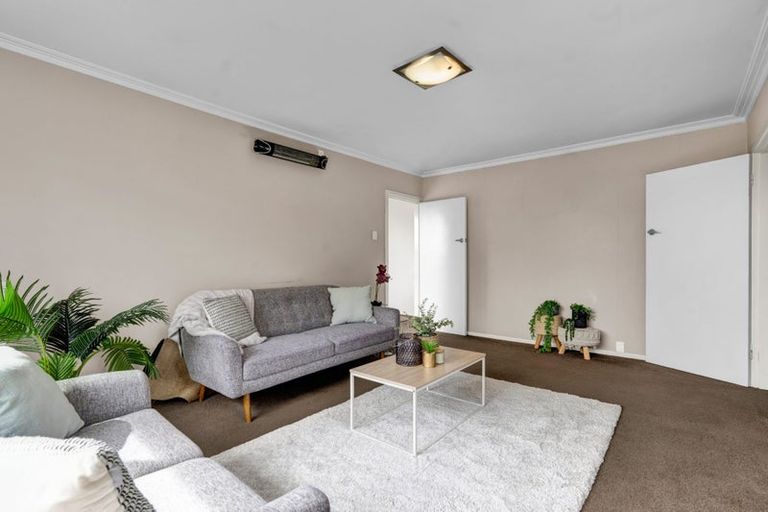 Photo of property in 17 Rainsford Street, Moturoa, New Plymouth, 4310