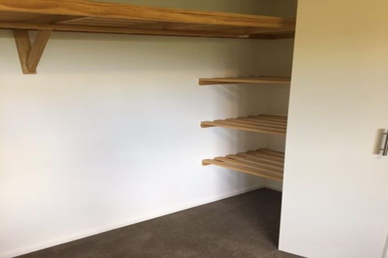 Photo of property in 2/49 Maungaraki Road, Korokoro, Lower Hutt, 5012