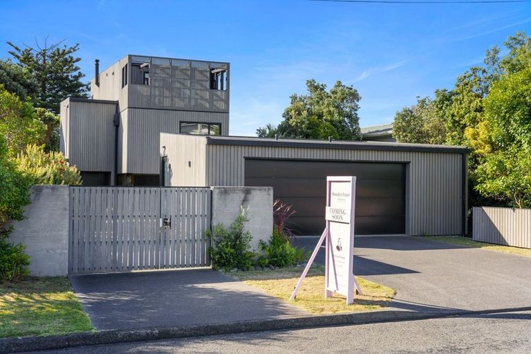 Photo of property in 7 Tutere Street, Waikanae Beach, Waikanae, 5036