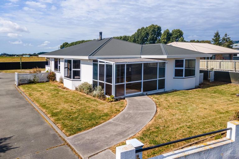 Photo of property in 19 Timaru Road, Waimate, 7924
